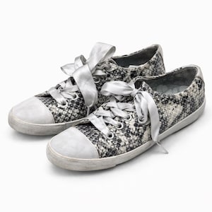 Vintage leather sneakers shoes women  white grey snake imitation pattern Tamaris Size 37 EU/ 6.5 US/ 4 UK