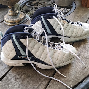 Vintage shoes sneakers Reebok white unisex blue athletic Size 9 US W/ 40 EU/ 6,5 UK M