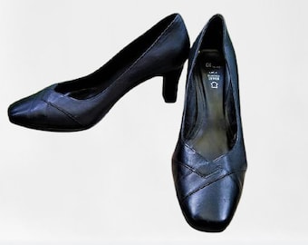 Black shoes pumps women leather heels vintage Size 4 UK/ 6.5 US/ 37 EU