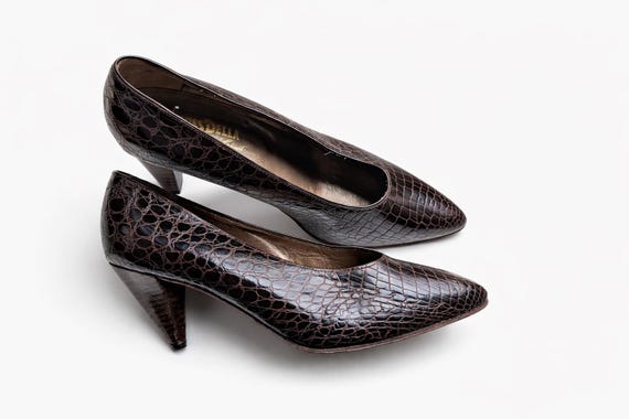 Brown vintage pumps women shoes croc embossed made in Portugal Size 24 cm/ 9.45"/38 EU/ 5 UK/ 7.5 US