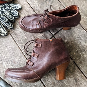 Brown vintage shoes ankle boots medium heels leather women laced ART Size 40 EU/ 9 US/ 6,5 Uk image 3