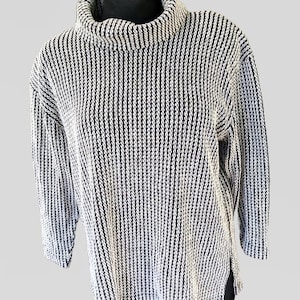 Vintage sweater women pullover white black turtle neck Size M