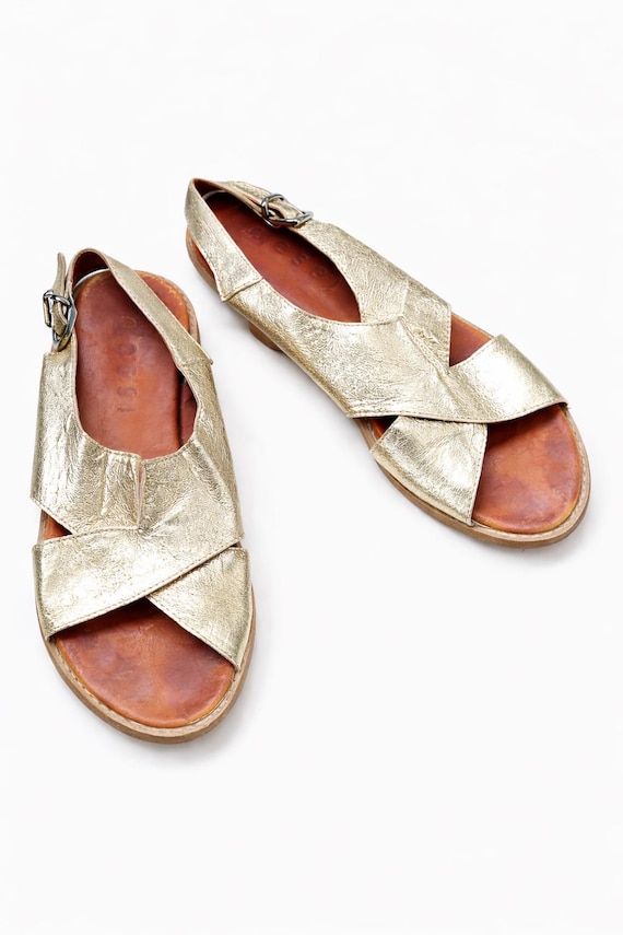 Vintage Gold Leather Sandals Women Low Heels Comfy Summer  display picture 3