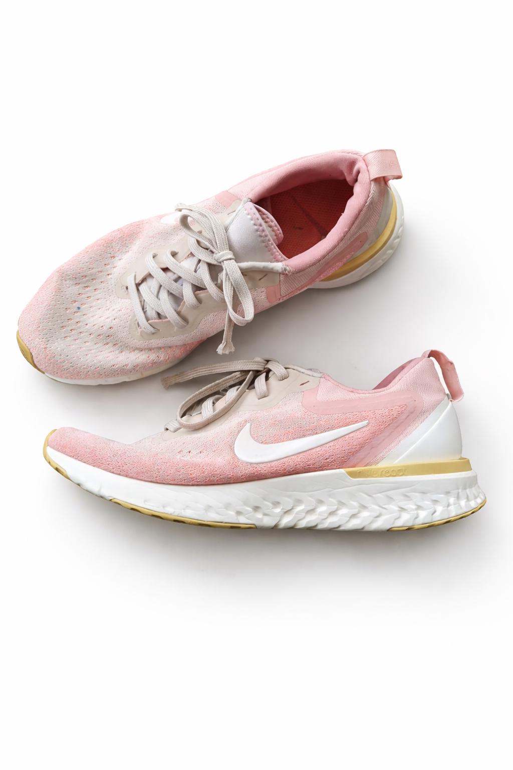 nike odyssey react women's running shoe pink