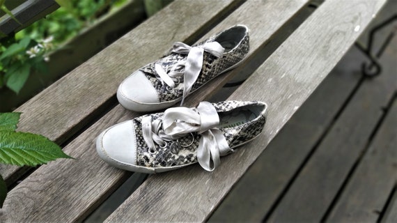 Vintage leather sneakers shoes women  white grey … - image 5