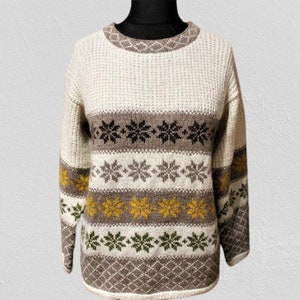 Vintage hand knitted NEW white grey icelandic yellow green wool alpaka warm winter folklore sweater pullover women Size M L