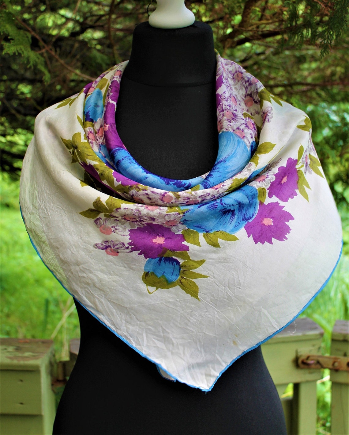 Vintage silk scarf white blue purple floral gift for her, foto 2 di 5