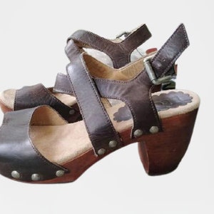 Brown leather wood shoes clogs mules women vintage summer heels sandals DKOD Size 40 EU/9 US/ 6.5 Uk