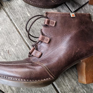Brown vintage shoes ankle boots medium heels leather women laced ART Size 40 EU/ 9 US/ 6,5 Uk image 4