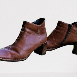 Brown vintage shoes boots women heels medium leather 90s Rieker Size 39 EU/ US 8.5/ UK 6/ 25 cm / 9.8 inches