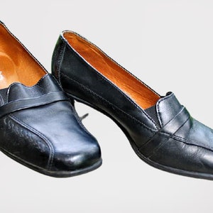 Vintage black shoes pumps women medium heels leather Size 40 EU/ 9 US/ 6.5 UK