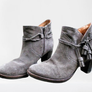 Vintage ankle boots beige brown suede leather shoes women medium heels Pldm By Paladium Size 39 EU/ 8.5 US/ 6 UK