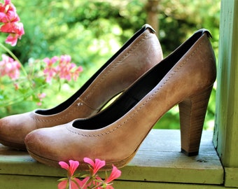 Beige leather shoes women heels pumps vintage gift for her Alberto Fermani Size 39 EU/ 8.5 US/ 6 UK