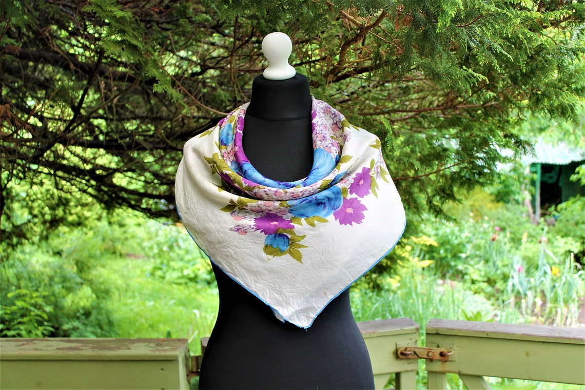 Vintage silk scarf white blue purple floral gift for her, foto 3 di 5