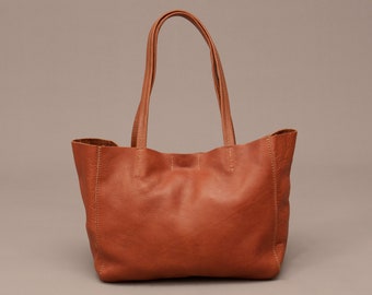 genuine leather tote bag, leather bag, leather tote, handcrafted in Argentina, Argentina genuine leather.