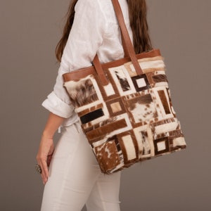 Patchwork cowhide bag, Leather bag, Cowhide shoulder bag, Cow fur bag, Cowhide tote bag, handmade in Argentina. Unique pieces image 2