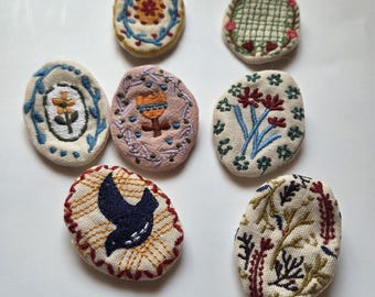 Geborduurde stoffen broche, keuze uit diverse ontwerpen, accessoires, speld, decoratie