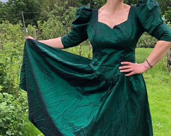 robe de fête en soie taffetas vert vintage. Robe Alfred Angelo. Robe princesse à manches de mouton. Taille M.