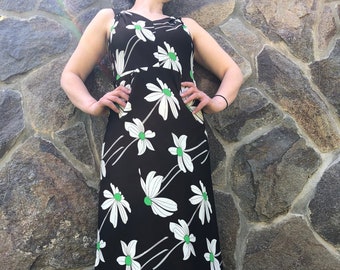 Vintage 70s maxi dress. Dark brown with daisy floral print sleeveless dress. M size