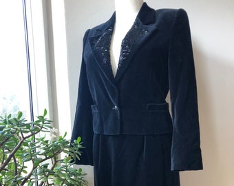 Vintage Louis Féraud black velvet skirt suit. 80s ladies formal skirt suit. M size.