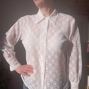 Vintage 60s white sheer lace blouse with straight collar. M-L size.