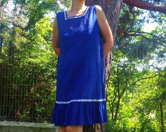 Vintage 60s blue and white polka dot cotton dress. Simple sleeveless summer dress.