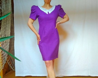 Vintage 80s purple linen sheath dress with white lace collar. Power dress.