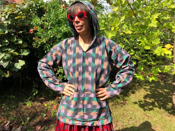 Vintage 80-90s hooded ikat pattern jacket. M-L size. Unisex clothing.