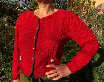 cardigan rouge de style Trachten vintage des années 80-90 avec bords verts. Taille M.