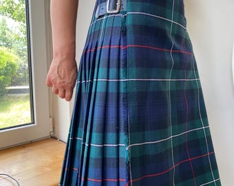 Y2K dead stock Men’s 8 Yard Pure Wool Kilt. L size