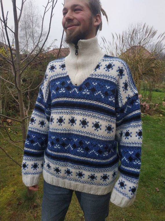 OnceAgainStoreFinds Vintage 80s Man's Knit Wool Sweater. Blue White High Neck Warm Pullover.