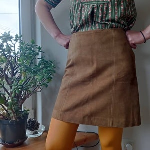 Vintage 90s brown suede mini skirt. Retro style skirt. M-L size.