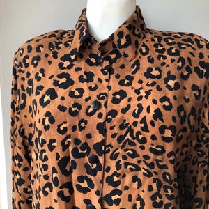 Vintage 80-90ss animal print blouse. Long sleeve collared leopard print blouse. L size.