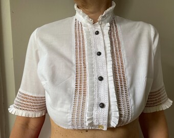 Vintage 70s  Trachten style White Dirndl Blouse. October Fest CropTop. S-M size