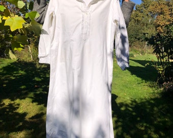 Antique nigtwear. Long sleeve warm white cotton nightgown.