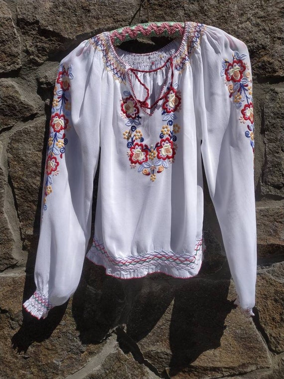 Vintage 60s, 50s Hungarian hand embroidered peasan