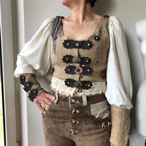 Vintage 90s Trachten style top. Oktoberfest mutton sleeve top. M size.