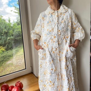 ヴィンテージ　ローブ　ハウスコート Vintage quilted house coat women - Etsy 日本