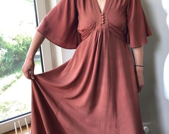 Vintage 70s maxi dress. Angel sleeve BOHO, hippie brown dress. S/M size