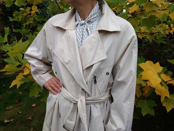 Vintage 80s Wheat Colour Trench Coat With Shoulder Pads. M Size