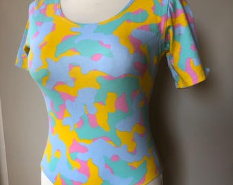 Vintage 80's bodysuit. Short sleeve cotton bodysuit in pastel colors. S/M size