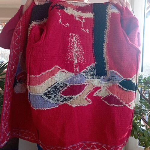 Vintage 80-90ss red wool hand knitted hooded cardigan shops decorated with embroidery. M size.