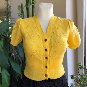 Vintage 70s yellow short sleeve handknit wool top. Openwork knitted wool blouse. S/M size