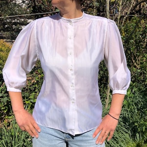 Vintage 80s puff sleeve white blouse. M size.