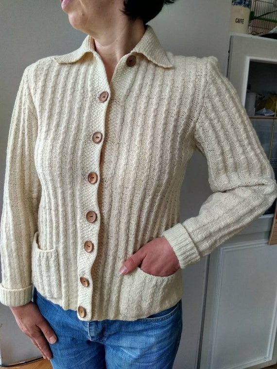 Vintage 40s, 50s hand knitted ivory wool cardigan… - image 4