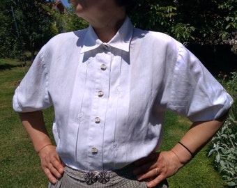 Vintage 80s white short sleeve straight collar machine embroidered cotton blouse.