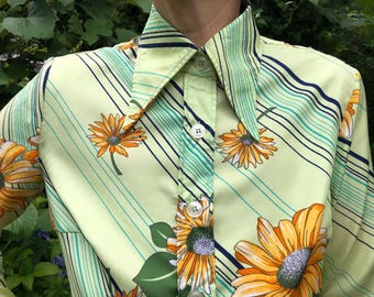 Vintage 60s, 70s dagger collar women's blouse. Blue red floral print long sleeve blouse. S/M size