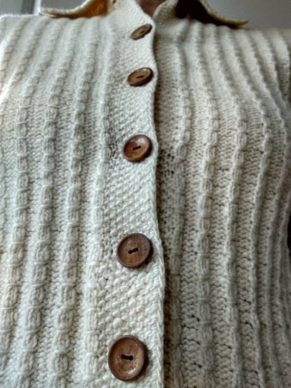 Vintage 40s, 50s hand knitted ivory wool cardigan… - image 8