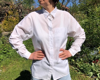 Vintage 80s white dressing blouse. Long sleeve front buttoned blouse M/L size.