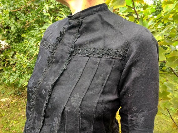 Vintage 40s black wool blouse decorated with black